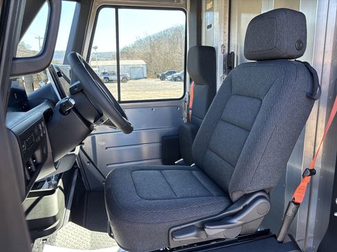 New 2025 Chevrolet Brightdrop 400 image 14