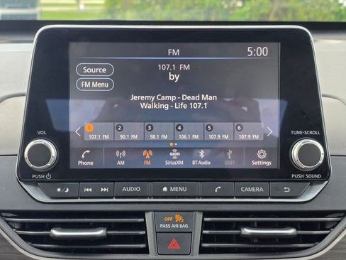 Used 2024 Nissan Altima 2.5 SV FWD image 28