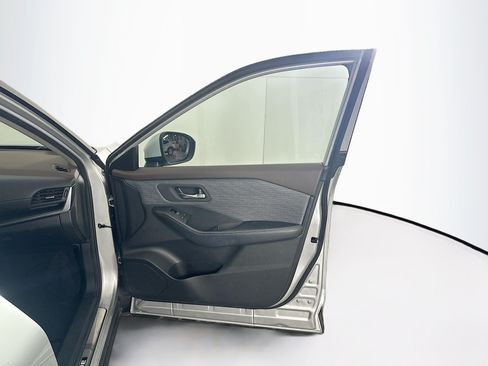 Used 2023 Nissan Rogue SV FWD image 31