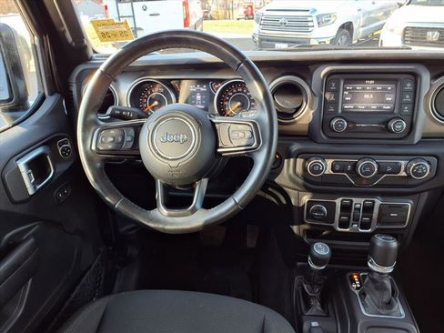 Used 2018 Jeep Wrangler Unlimited Sport S image 8