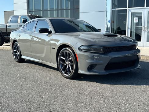 Used 2023 Dodge Charger R/T w/ Plus Group RWD image 4