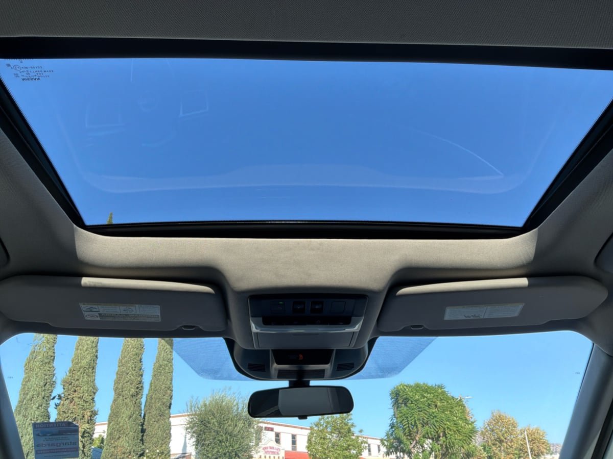 Used 2023 Nissan Rogue SV w/ SV Premium B Package FWD image 16