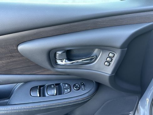 Used 2024 Nissan Murano Platinum w/ Cargo Package FWD image 15