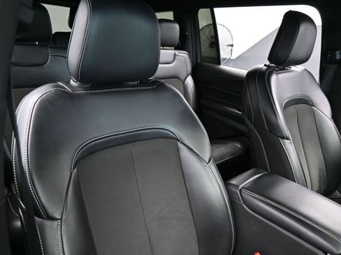 Used 2023 Jeep Grand Cherokee L Laredo image 42