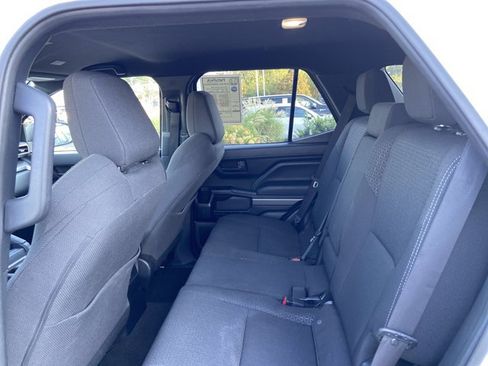 Used 2025 Toyota 4Runner SR5 AWD/4WD image 17