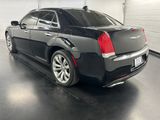 Used 2019 Chrysler 300 Limited image 3