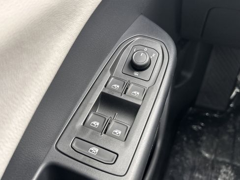 New 2026 Volkswagen Taos S image 18