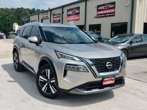 Used 2023 Nissan Rogue SL image 1