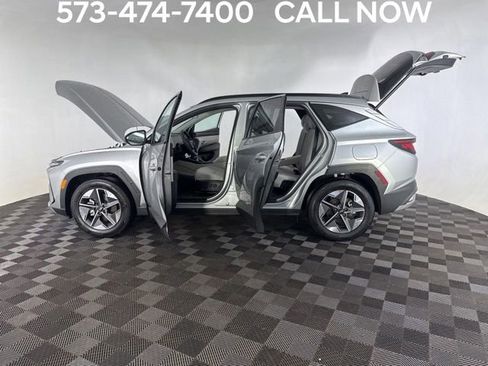 Used 2025 Hyundai Tucson SEL FWD image 11