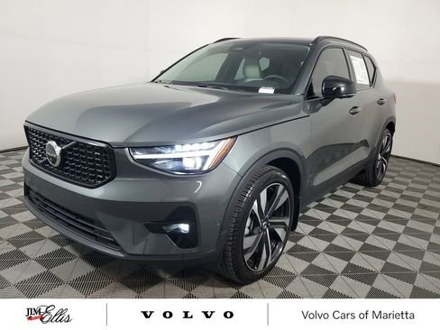 Used 2026 Volvo XC40 B5 Ultra w/ Climate Package image 4