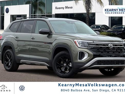 New 2025 Volkswagen Atlas Peak Edition SE image 1