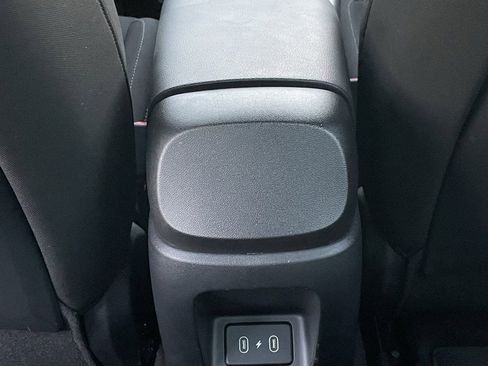 Used 2025 Hyundai Elantra Blue image 24