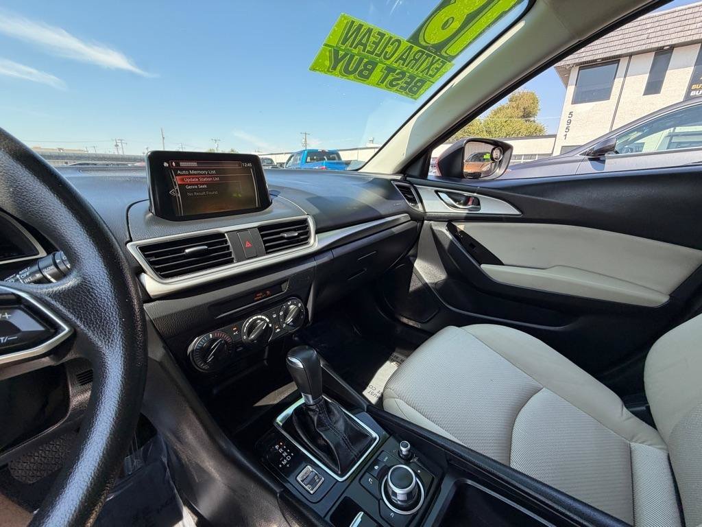 Used 2018 MAZDA MAZDA3 Sport FWD image 38