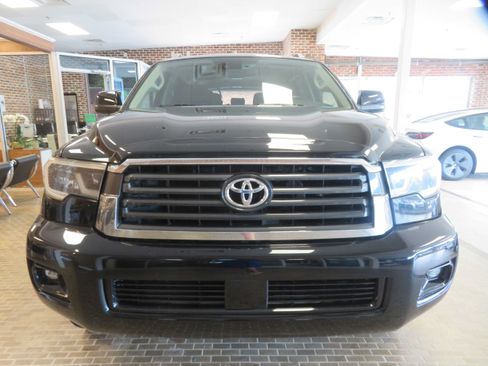 Used 2019 Toyota Sequoia SR5 AWD/4WD image 60