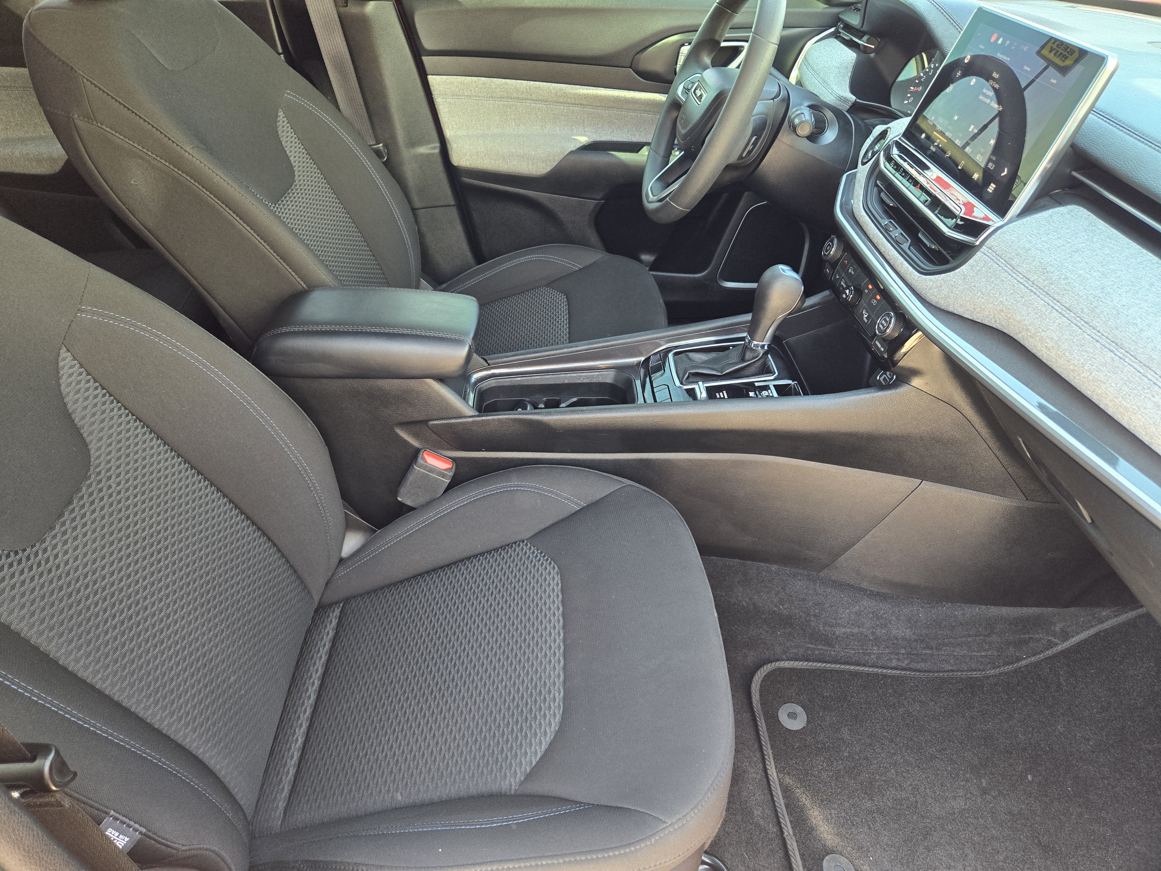 Used 2024 Jeep Compass Sport AWD/4WD image 15