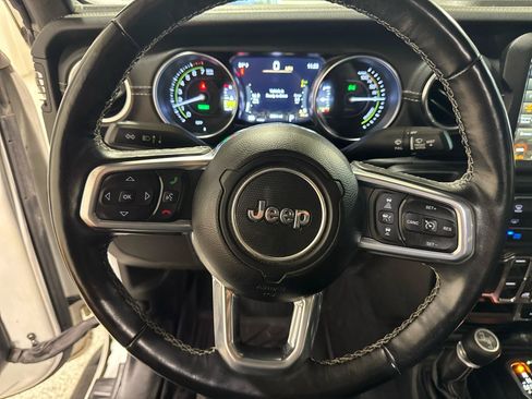 Used 2021 Jeep Wrangler Unlimited Sahara w/ Cold Weather Group AWD/4WD image 20
