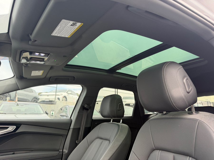 Used 2023 Audi Q4 e-tron Premium w/ Convenience Package RWD image 17