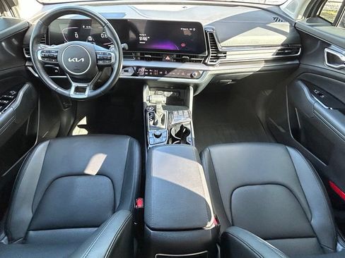 Used 2025 Kia Sportage EX FWD image 9