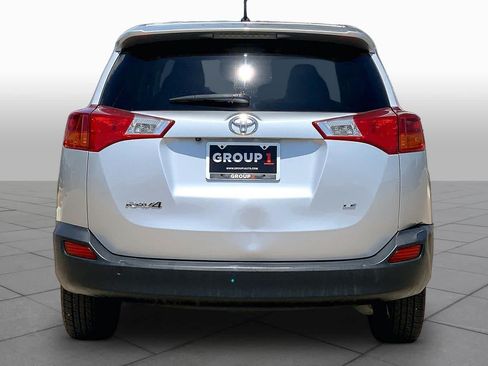 Used 2014 Toyota RAV4 LE FWD image 4