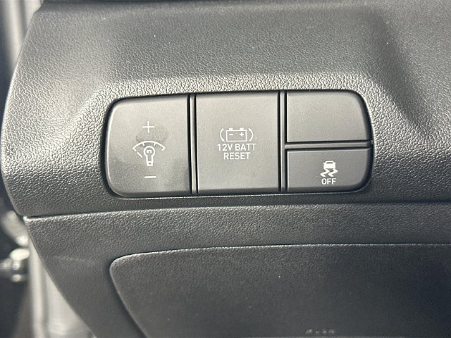 Used 2026 Hyundai Elantra Hybrid FWD image 22