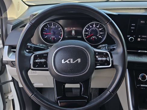Used 2024 Kia Carnival LX FWD image 25