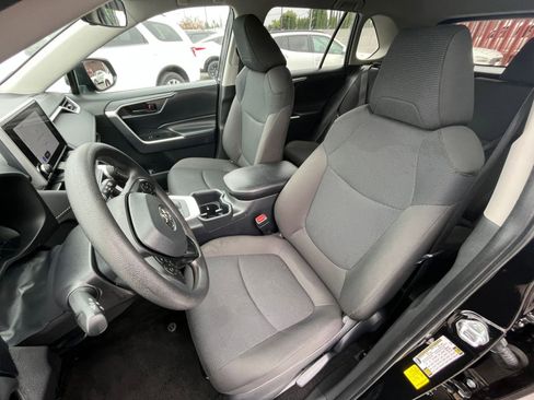 Used 2025 Toyota RAV4 LE image 36