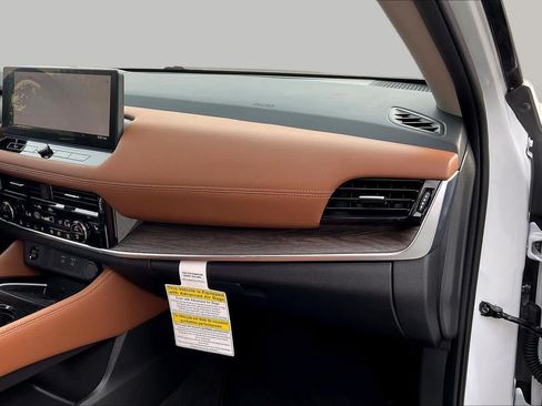 Used 2025 Nissan Rogue Platinum w/ Platinum Premium Package FWD image 37