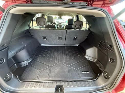 Used 2018 Chevrolet Equinox Premier image 11
