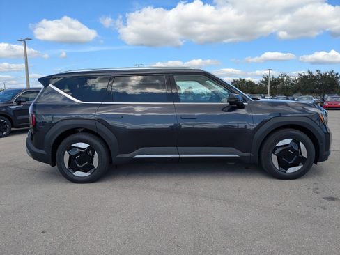 New 2026 Kia EV9 Wind image 4