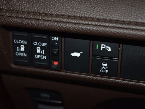 Used 2025 Honda Odyssey Elite image 18