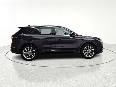 Used 2022 Lincoln Corsair AWD w/ Premium Package image 8