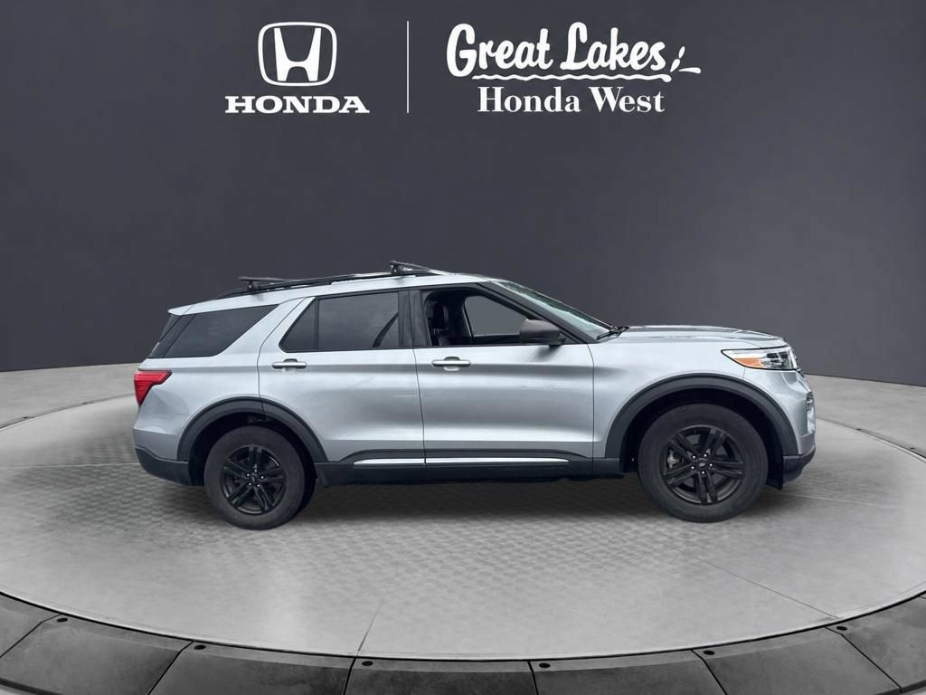 Used 2021 Ford Explorer XLT w/ Equipment Group 202A AWD/4WD image 8