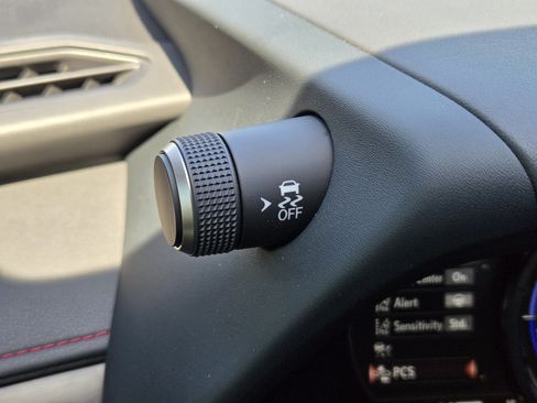 Used 2023 Lexus UX 250h F Sport FWD image 31