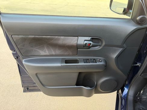 Used 2013 Scion xB FWD image 11