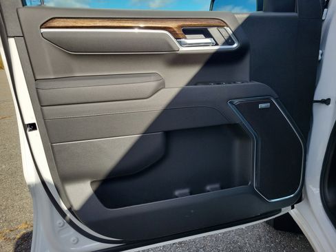 New 2026 GMC Sierra 1500 Elevation image 17