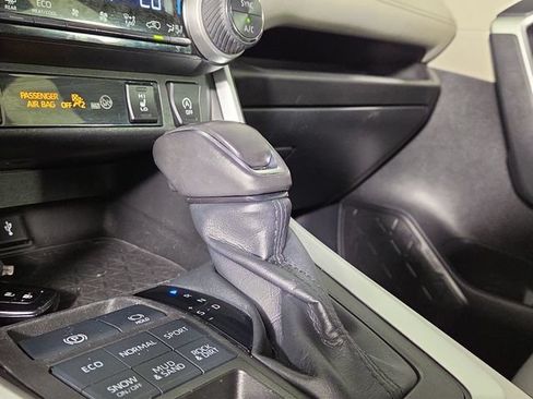 Used 2022 Toyota RAV4 XLE Premium AWD/4WD image 21