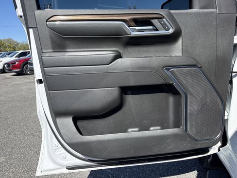 Used 2024 Chevrolet Silverado 1500 LT Trail Boss w/ Protection Package image 13