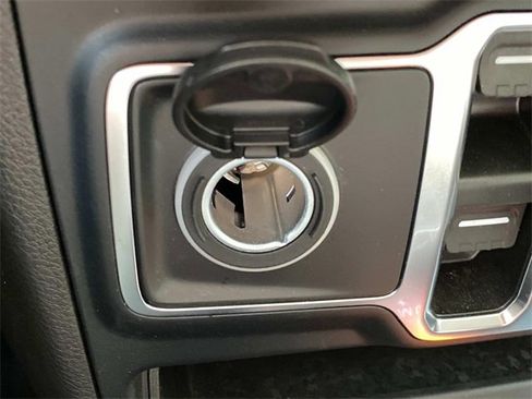 Used 2024 Jeep Wrangler Unlimited image 27