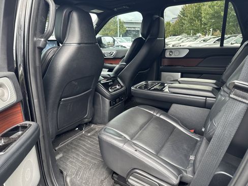 Used 2021 Lincoln Navigator Reserve AWD/4WD image 16