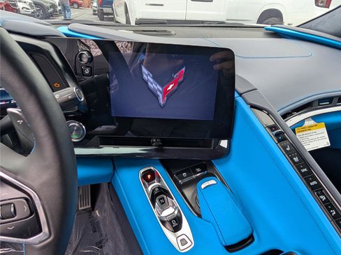 Used 2024 Chevrolet Corvette Stingray Premium Cpe w/ Z51 Performance Package image 17