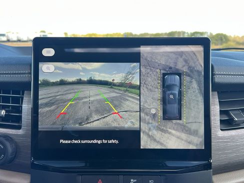 Used 2023 Ford Expedition Limited image 29