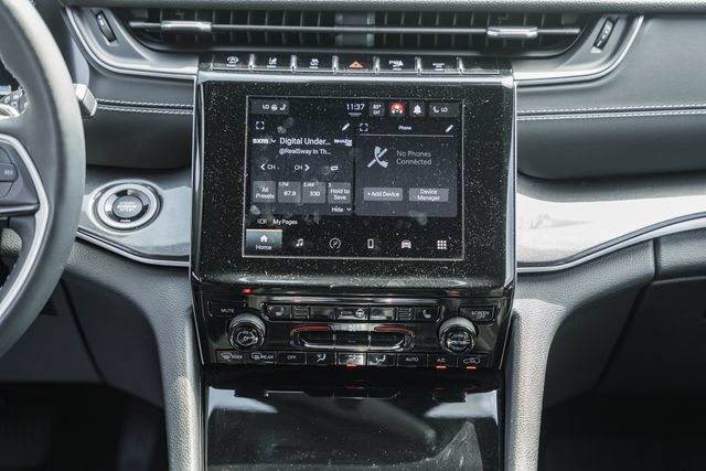 Used 2023 Jeep Grand Cherokee Altitude AWD/4WD image 28