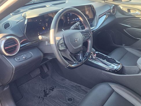 Used 2025 Chevrolet Trax RS w/ Sunroof Package image 7