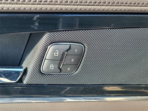 Certified 2022 Lincoln Nautilus Reserve image 9