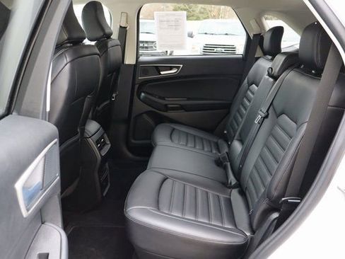 Used 2024 Ford Edge SEL image 9