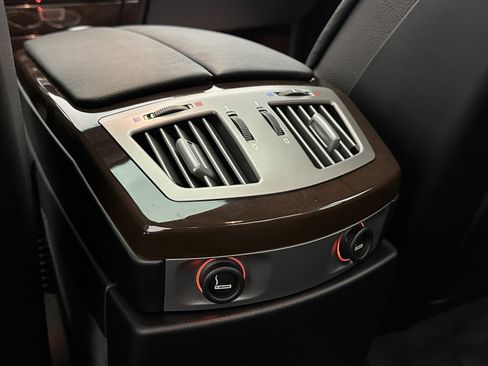 Used 2007 BMW 750i image 33