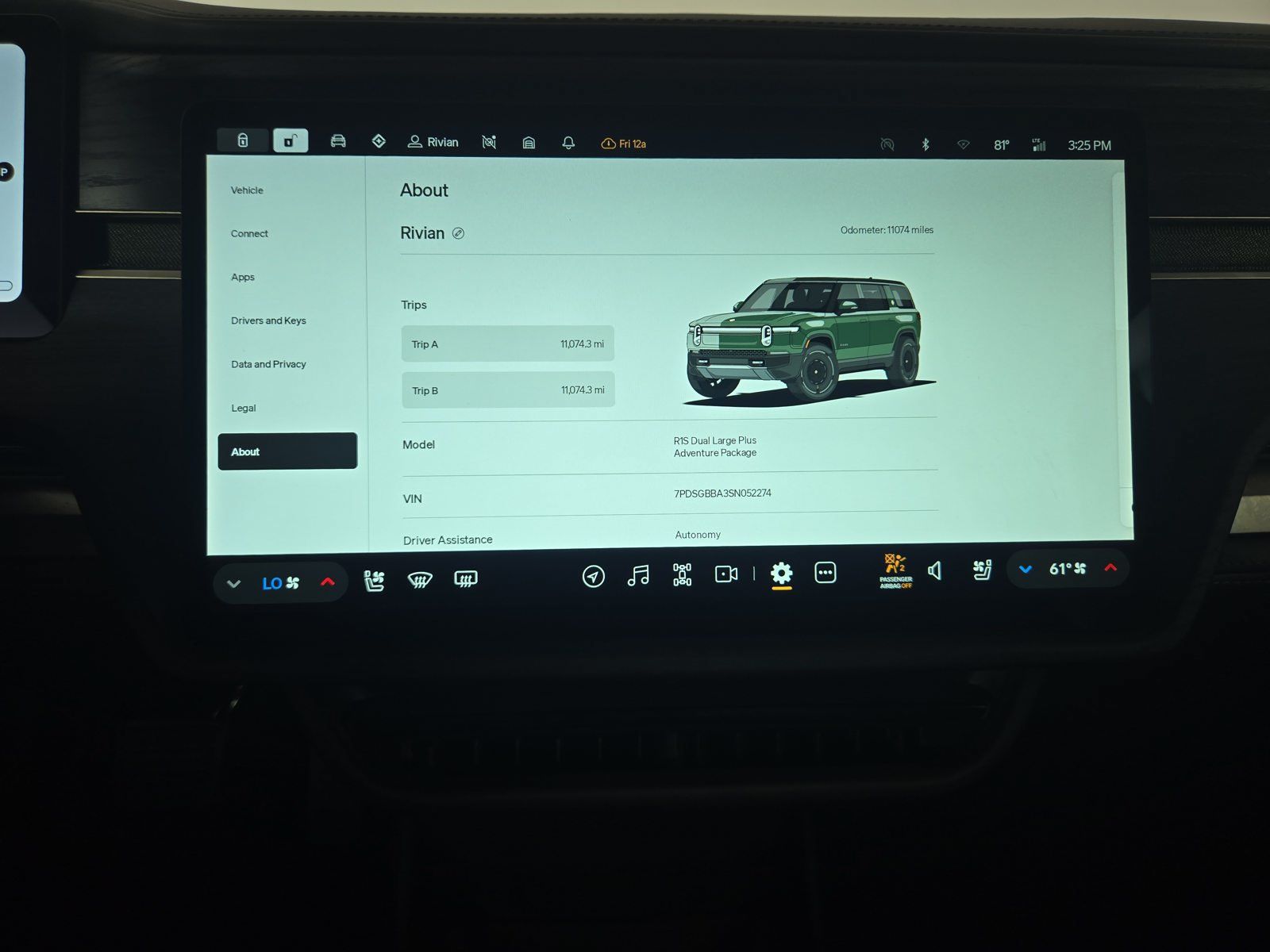 Used 2025 Rivian R1S Adventure Dual AWD/4WD image 29