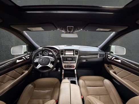 Used 2016 Mercedes-Benz GL 550 4MATIC image 35