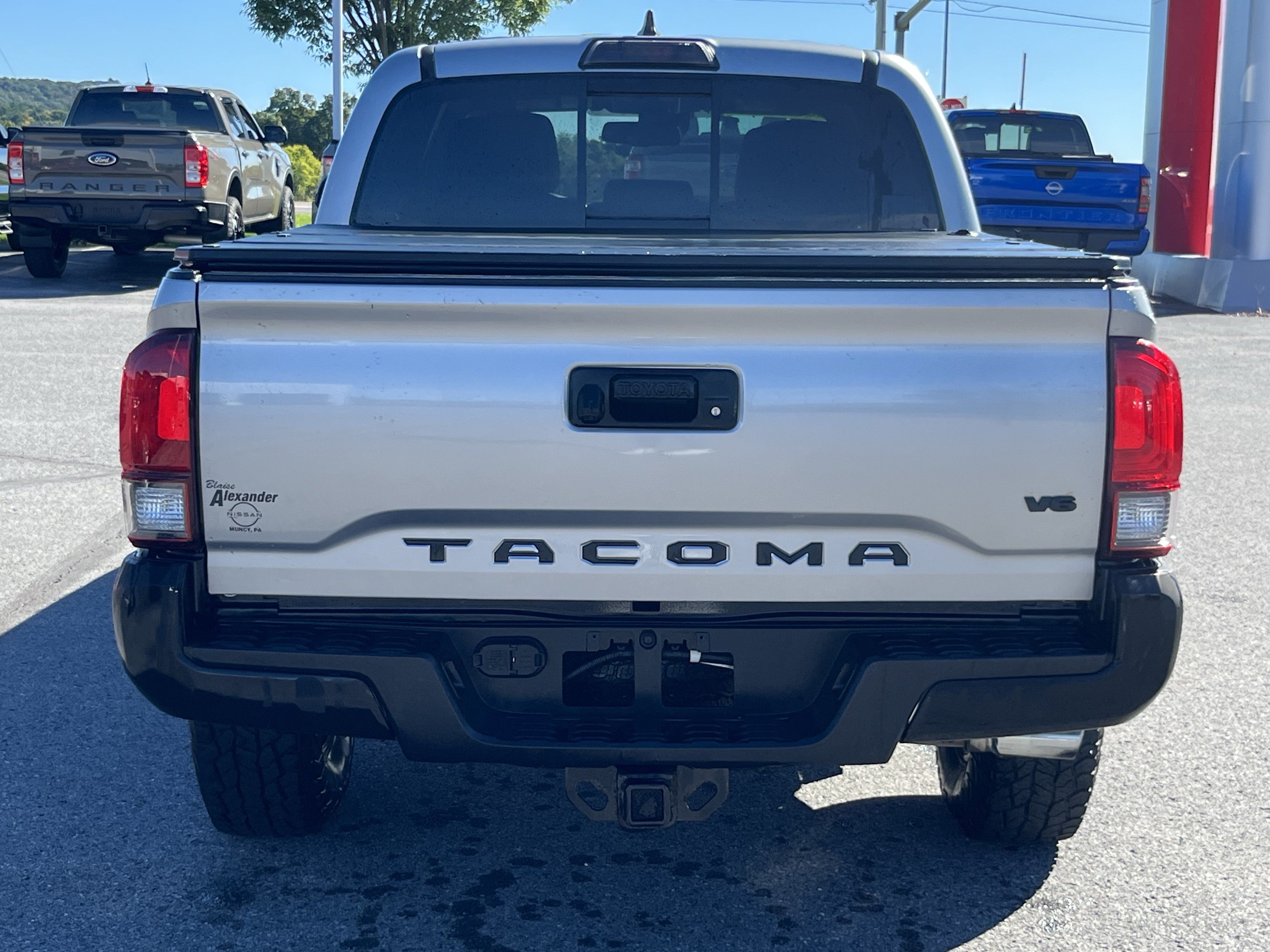 Used 2019 Toyota Tacoma TRD Off-Road AWD/4WD image 2