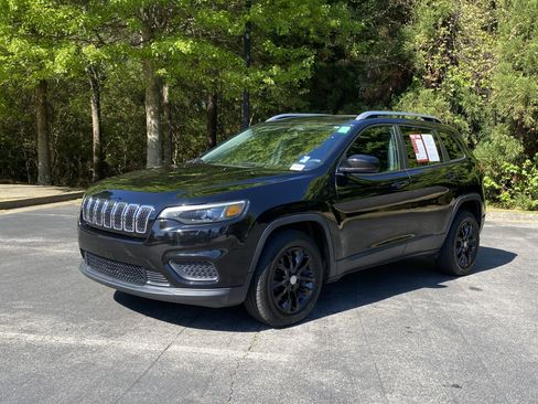 Used 2020 Jeep Cherokee Latitude FWD image 5